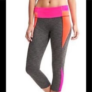 Athleta high rise colorblock chaturanga Capri